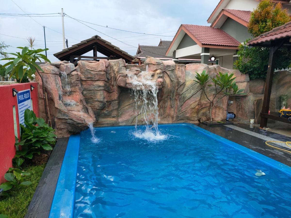 Roemahkoe Holidayhome Malacca Exterior photo