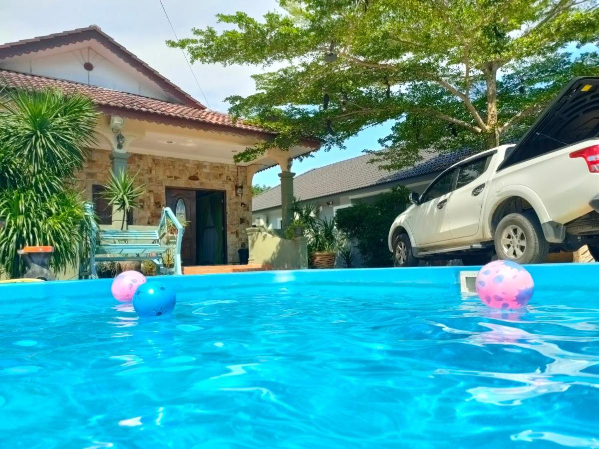 Roemahkoe Holidayhome Malacca Exterior photo